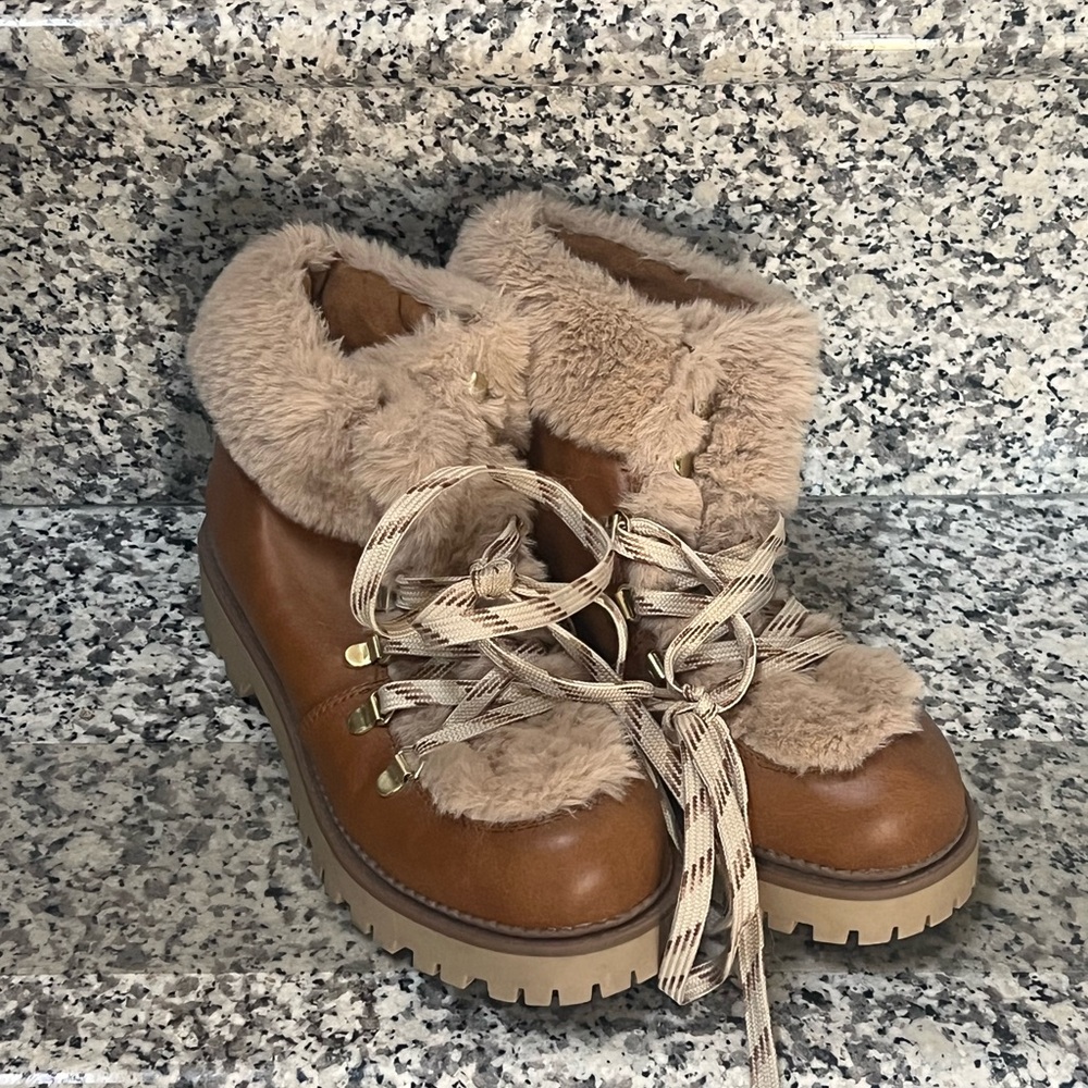 Women's Brown Fur-Lined Boots